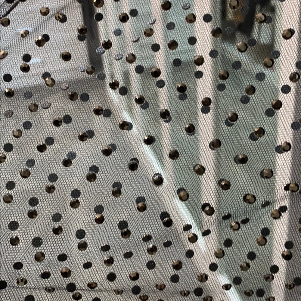 Mesh with studs top - Picture 3 of 3